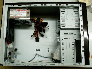 今回選択した黒いパソコンケース